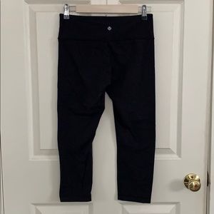 Lululemon Wunder Under crop leggings